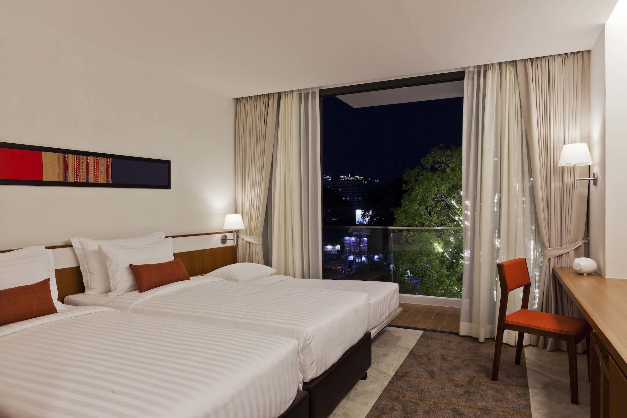 Eastin Tan Hotel Chiang Mai - SHA Plus Certify Bagian luar foto