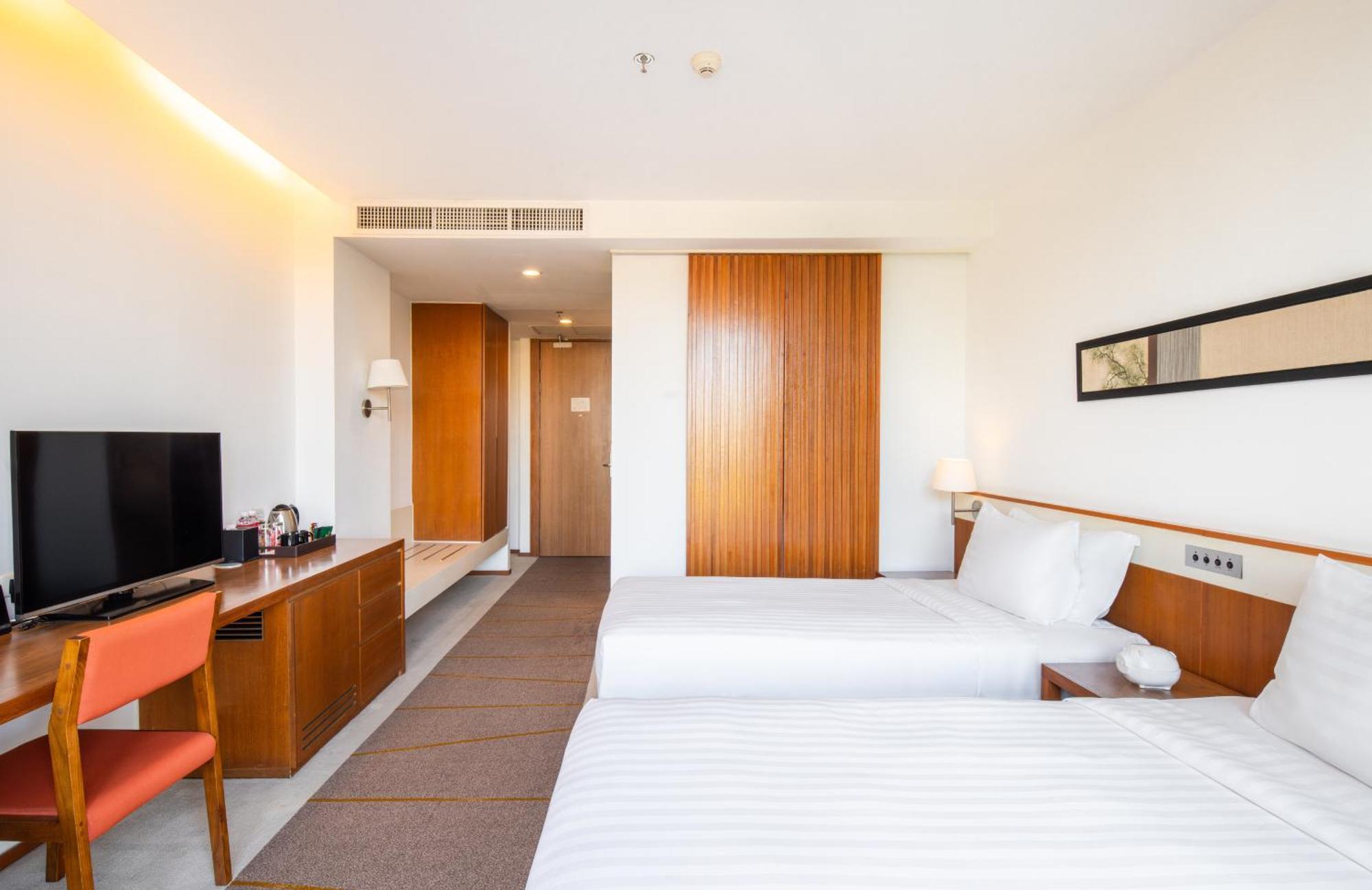 Eastin Tan Hotel Chiang Mai - SHA Plus Certify Bagian luar foto