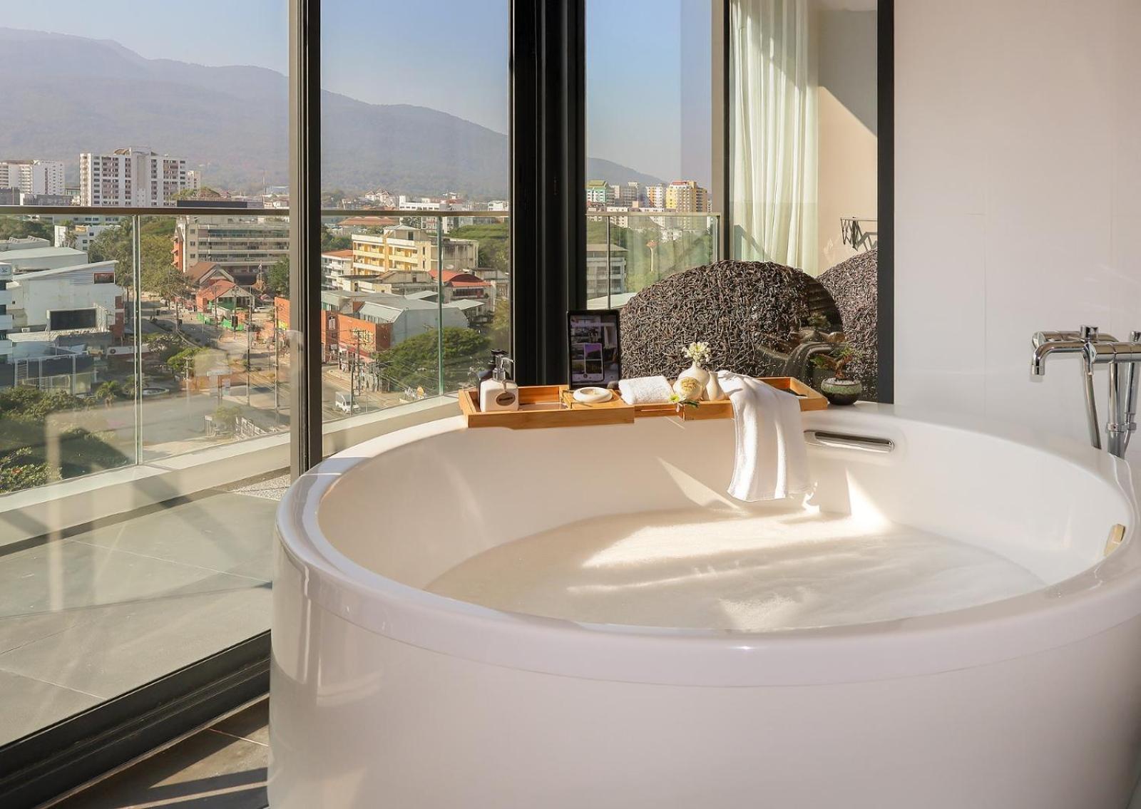 Eastin Tan Hotel Chiang Mai - SHA Plus Certify Bagian luar foto